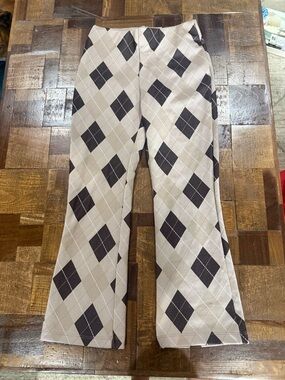 Argyle Pattern Beige & Black Women’s Pants